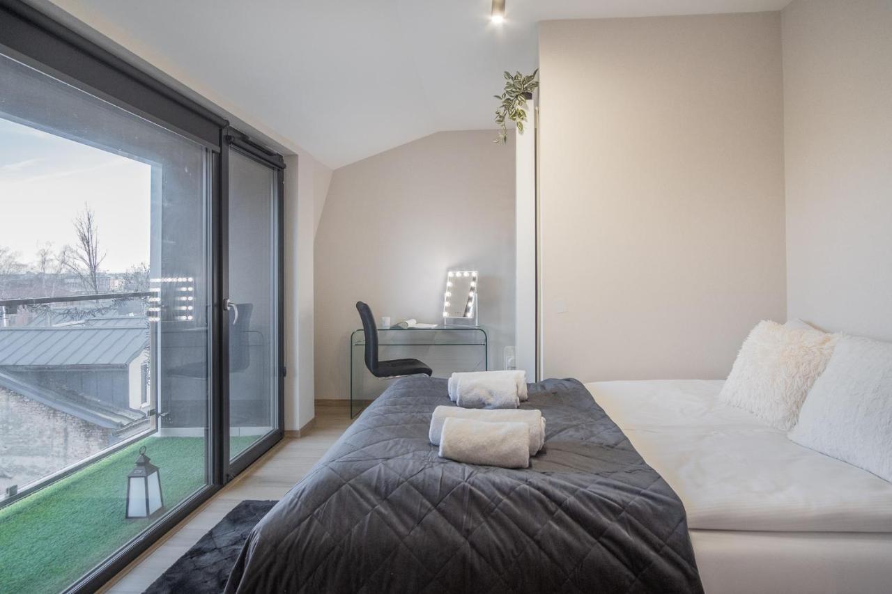 Apartament Iron