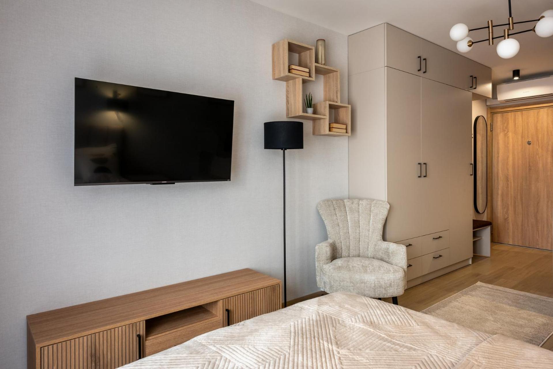 Apartament Iron